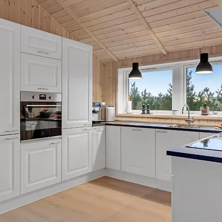 Semesterbostad 4 Bedroom Stunning In *