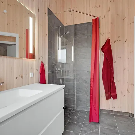 4 Bedroom Stunning In Semesterbostad *