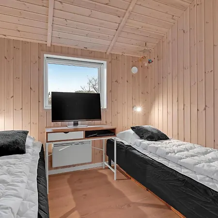 4 Bedroom Stunning In Semesterbostad