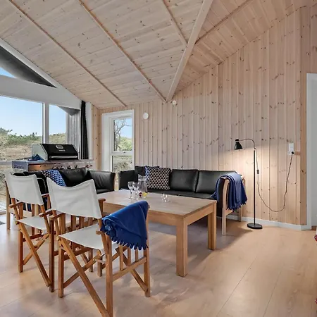 4 Bedroom Stunning In Holiday home *