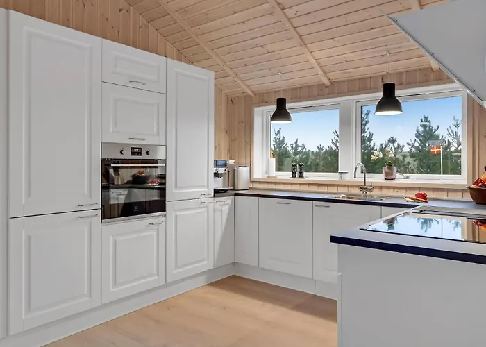 בית נופש 4 Bedroom Stunning In *